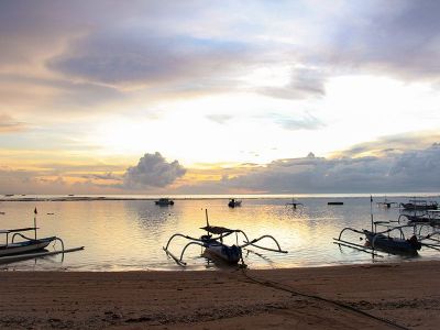 Hotel Dekat Pantai Sanur dengan Kamar Nyaman, Kolam Renang Menyegarkan & Promo Eksklusif