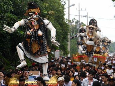Kalender Budaya Bali (Kalender Saka): Pengerupukan & Hari Raya Nyepi